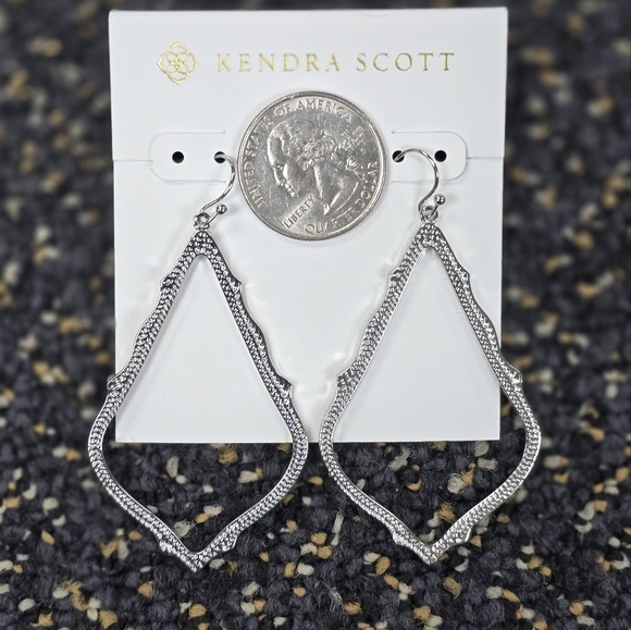 Kendra Scott Sophee Drop Earrings in Silver - Picture 5 of 6